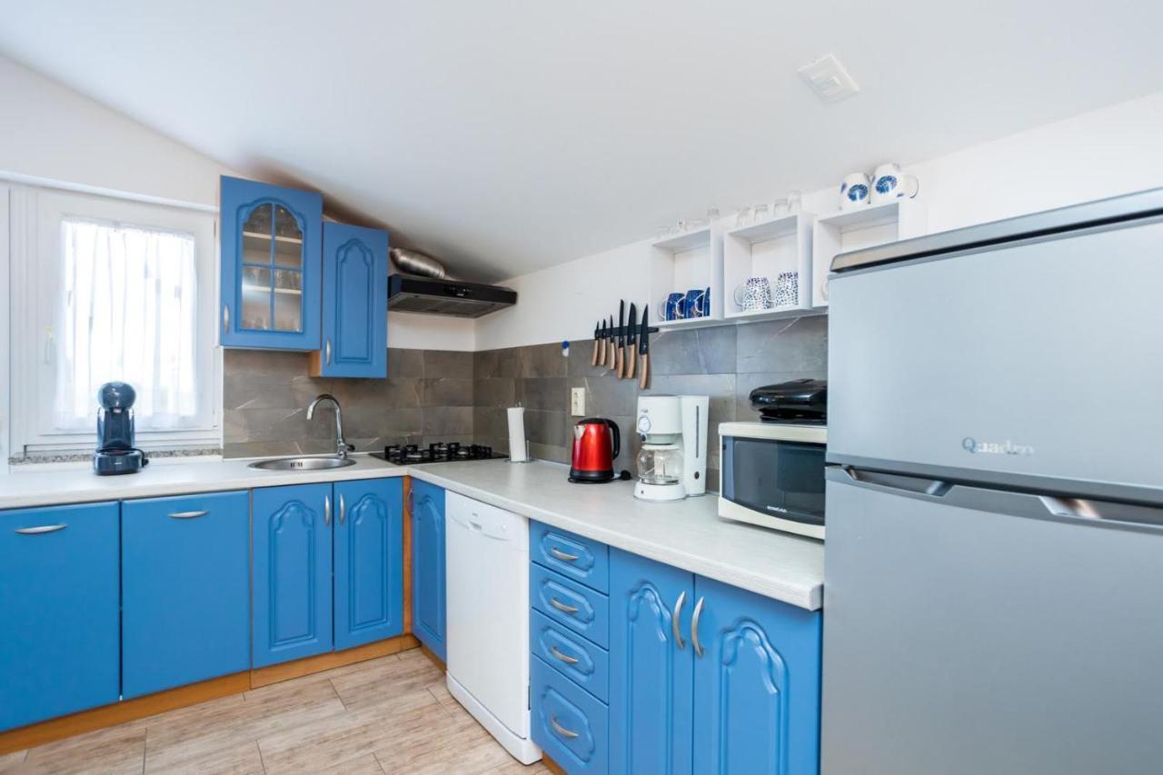 Apartman Luni Sa Bazenom - Malinska, Sveti Anton Sveti Anton  Exterior foto